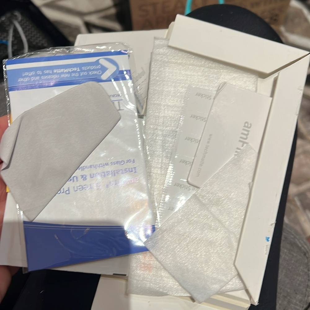 Glass protector - Picture 3 of 3